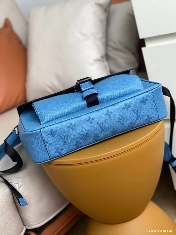 Official oldcobbler VUITTON LOUIS NEW MESSENGER 0823